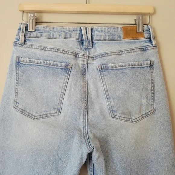 Unpublished Light Wash Debbie Mom Jean High Rise - Picture 6 of 9